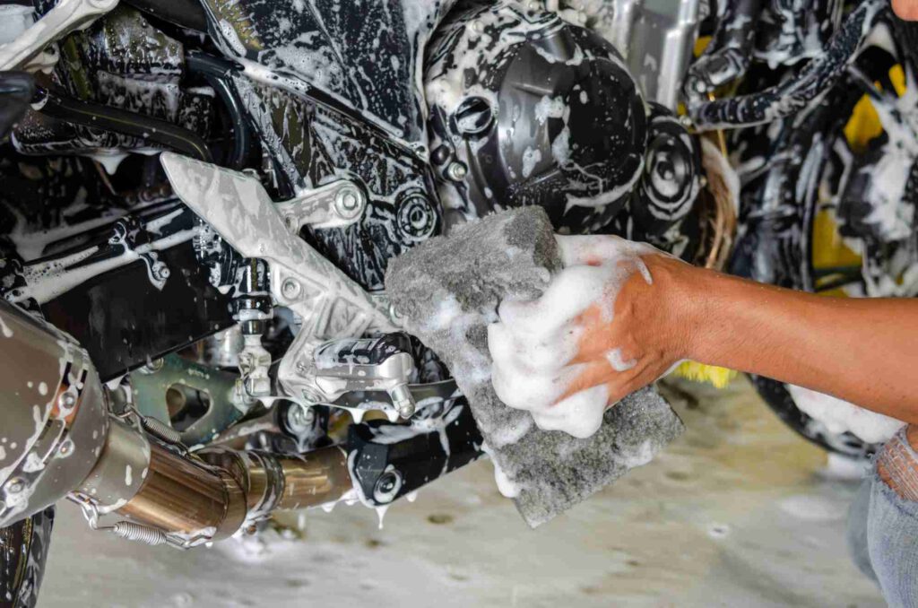 Motorrad Reinigung